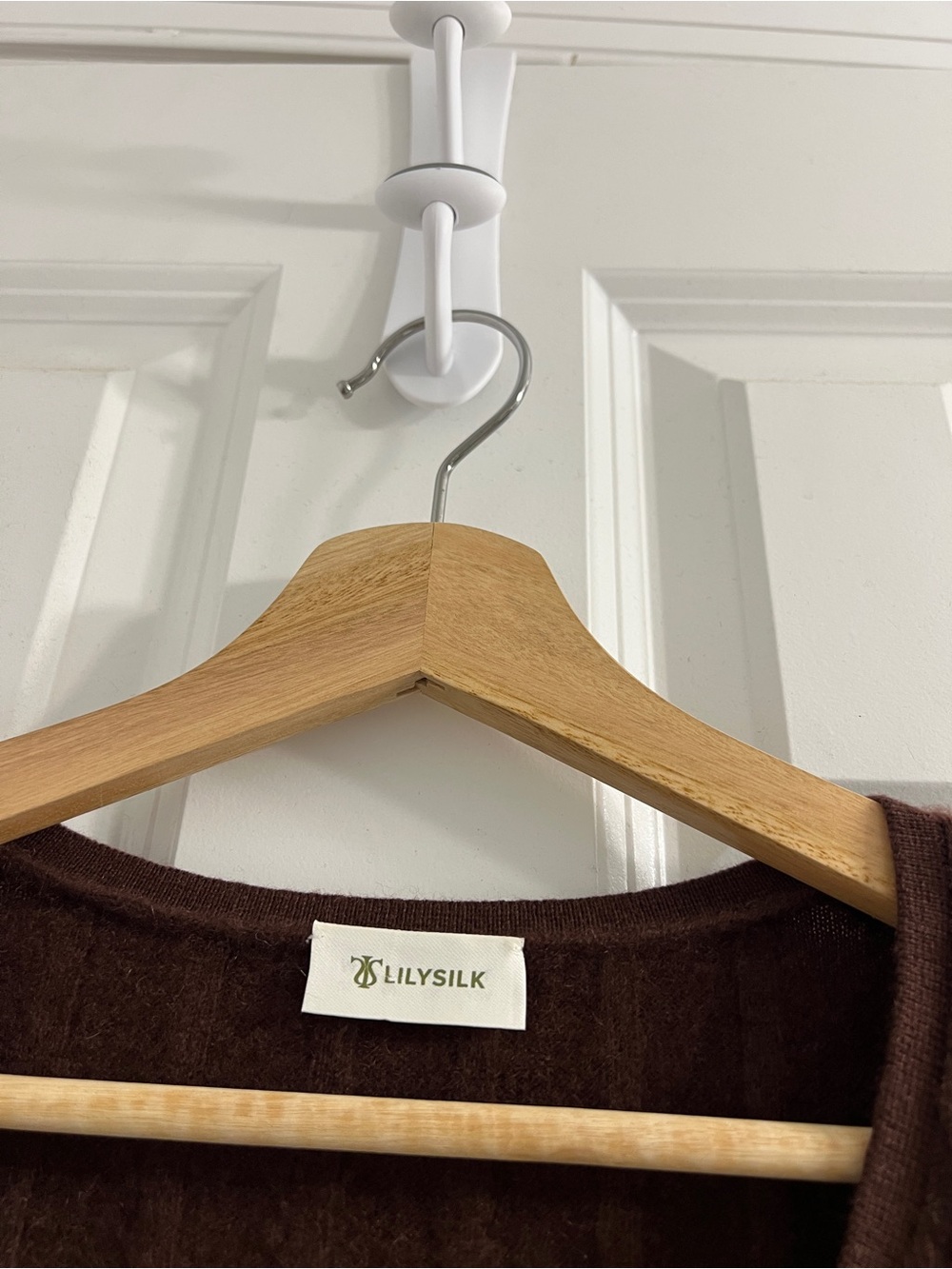 LILYSILK Cashmere V-Neck Sweater - Chocolate Brown Size Medium - Picture 4 of 9